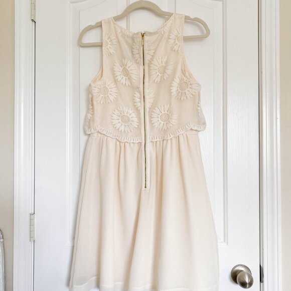 Kensie Mini Dress Womens Size Medium Mesh Overlay Cream Embroidered Lacey Flower - Picture 7 of 13